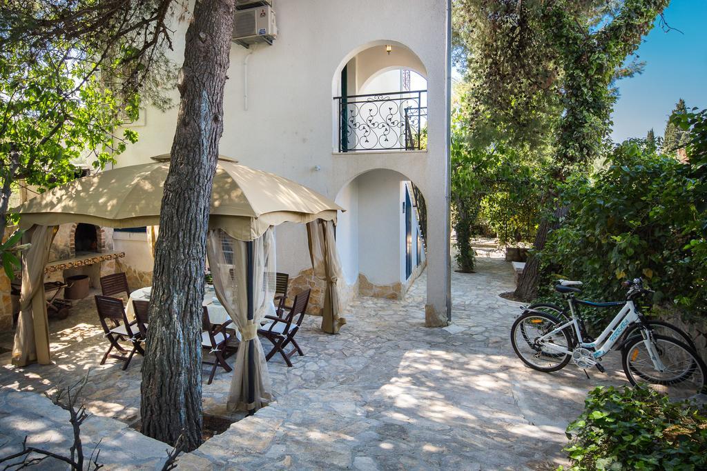 טרוגיר Villa Em מראה חיצוני תמונה